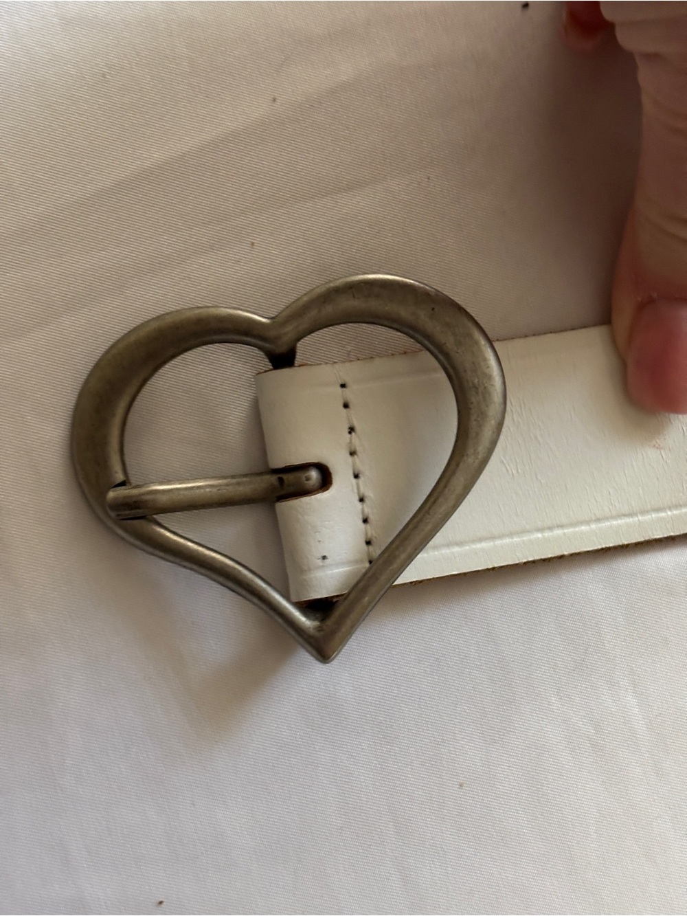 White Leather Belt with Heart Shaped Silver Buckle Women’s XL